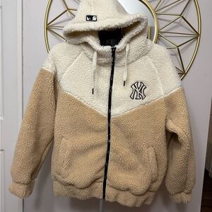 New York Yankees Sherpa Fleece Teddy Hooded Jacket Beige/Khaki